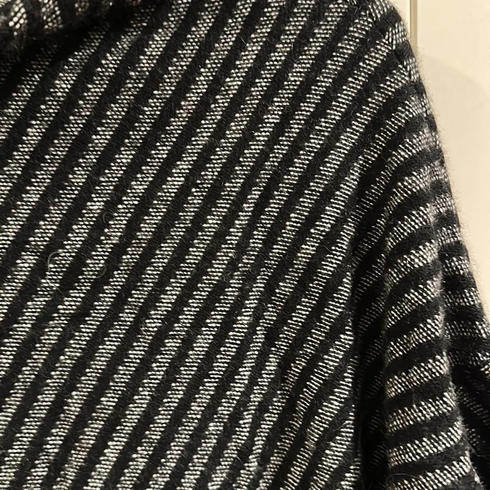 Nordstrom cashmere sweater - Picture 2 of 5